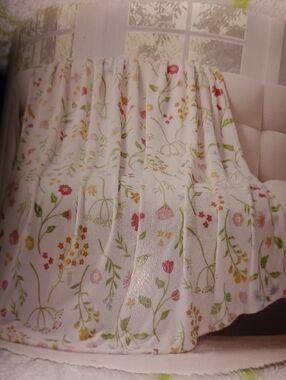 Floral Plush Lightweight Throw Blanket - White with Pink & Green